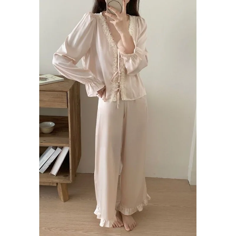 

Женский пижамный комплект: модная домашняя одежда для весны и осени, пижама с V-образным вырезом, кружевная, милая и мягкая.