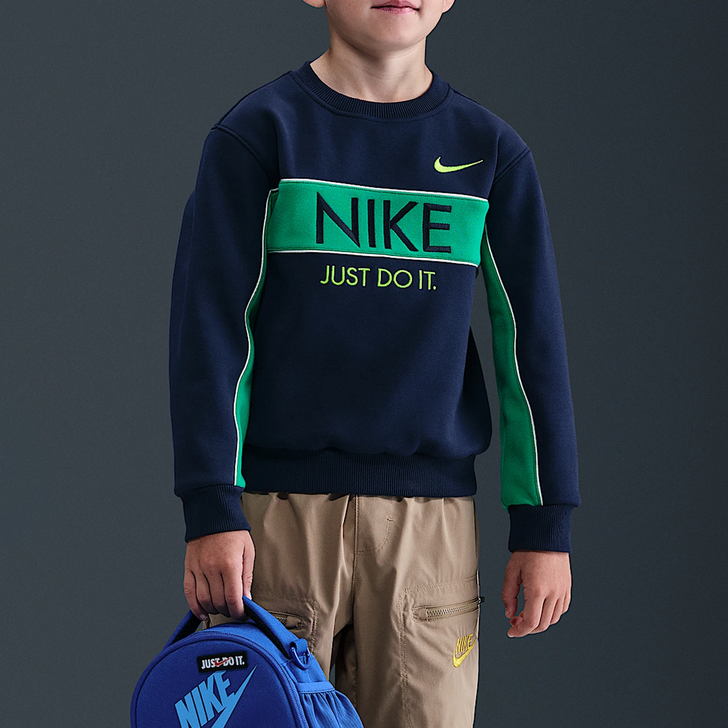 

Оригинальная флисовая спортивная трикотажная толстовка Nike для детей с круглым вырезом IO6118-410