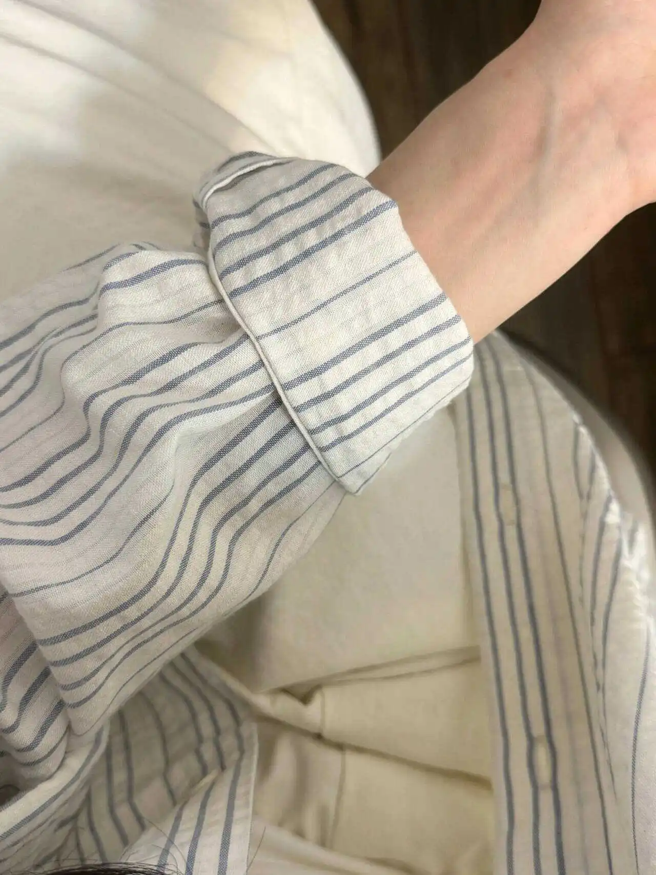 

Корейская шикарная полосатая женская блузка в гонконгском стиле с длинным рукавом, весна 2026, новая уникальная модная модель, свободный крой для повседневной носки