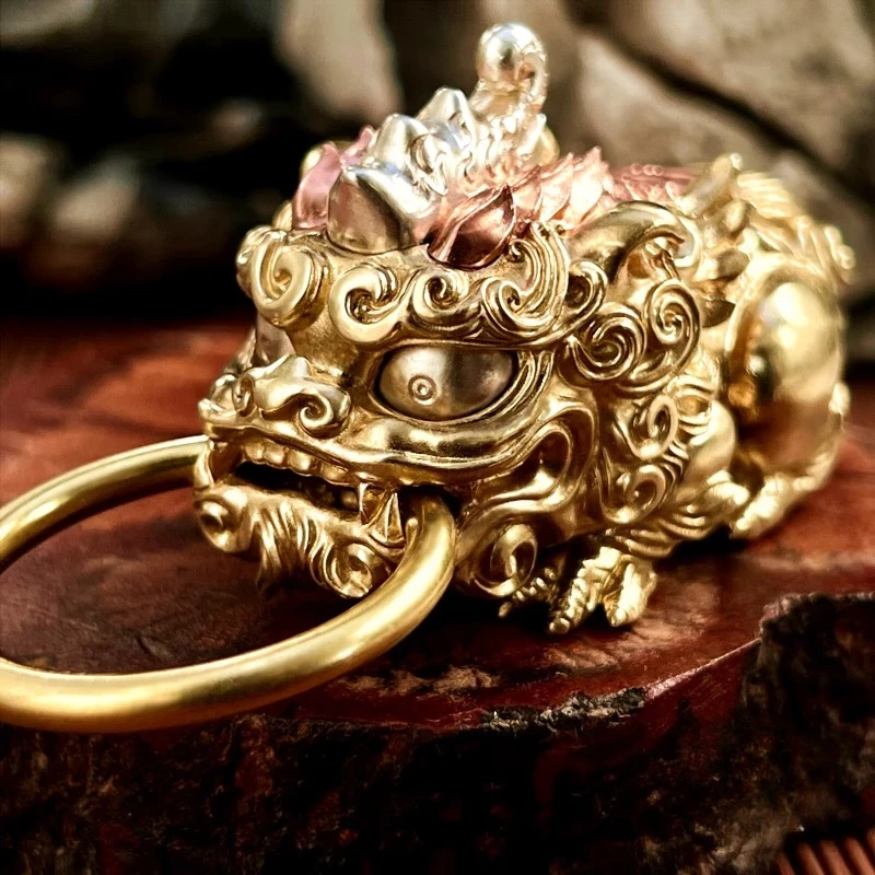 

Brass Pixiu Qingzhi hand handle, all pure copper solid fortune, Piqiu mythical beast office desktop ornament, Guochao