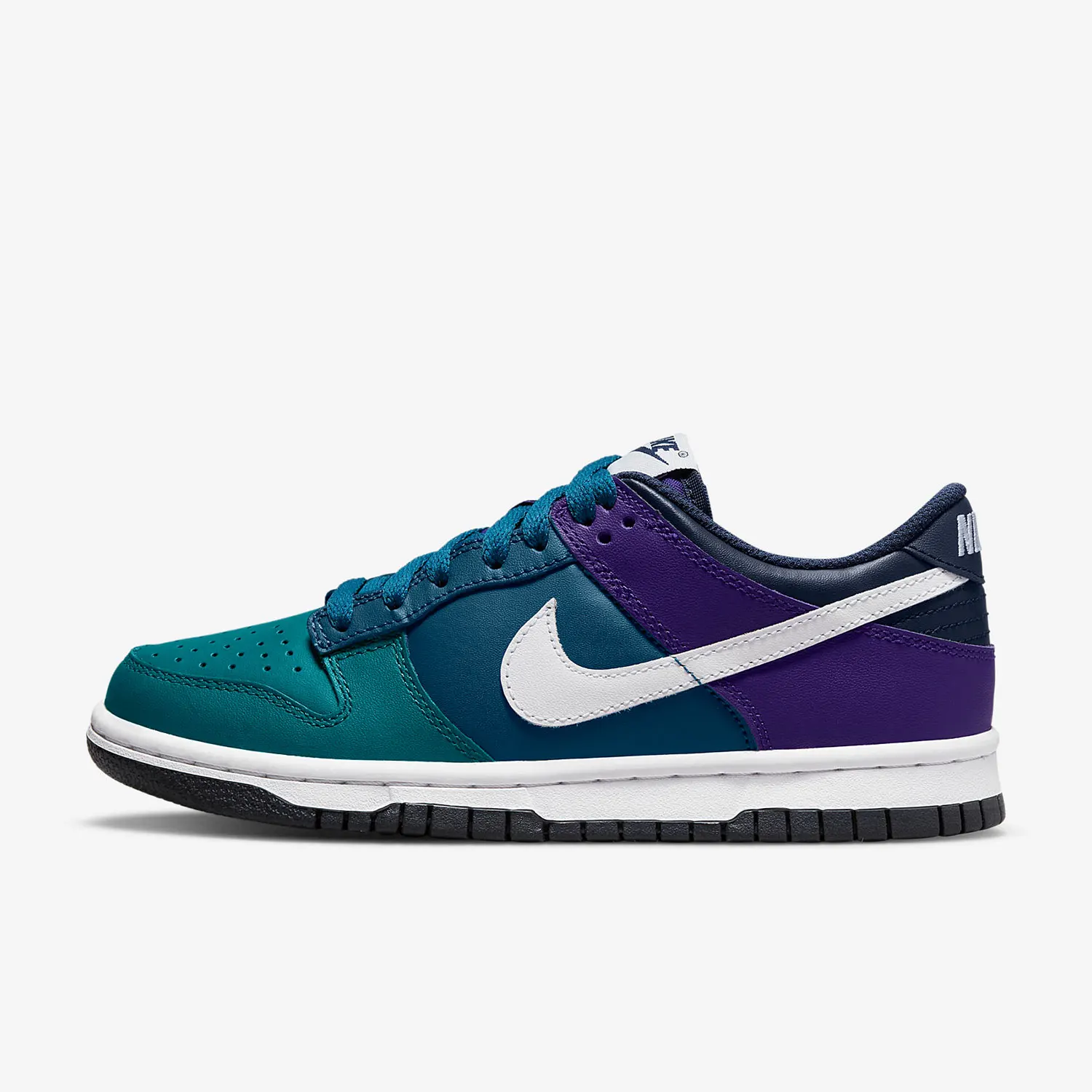 

Nike Authentic Dunk Low Women's GS Retro Skate Shoes DH9765-300