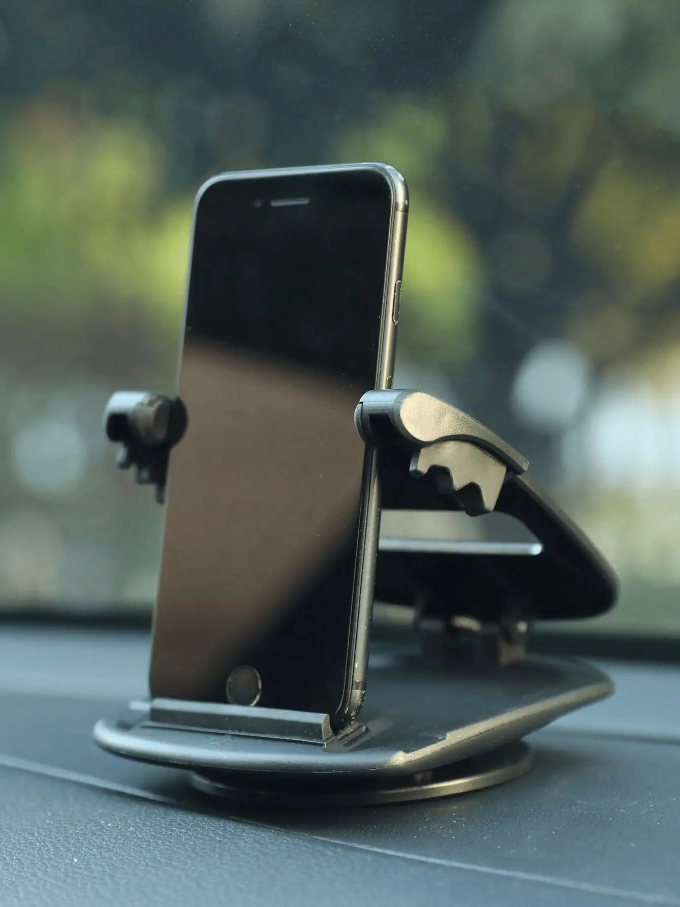 360° Rotatable & Foldable Car Phone Mount – Multi-Functional Dashboard Navigation Holder, Adjustable Angle, Compact & Durable