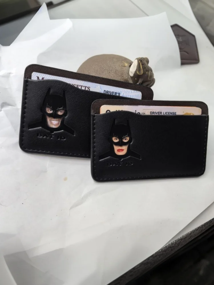 1pc Hero Squad Bat ID Personaggio Porta carte corto Custodia personalizzata Porta carte con maschera da supereroe Portafoglio per regalo di amici