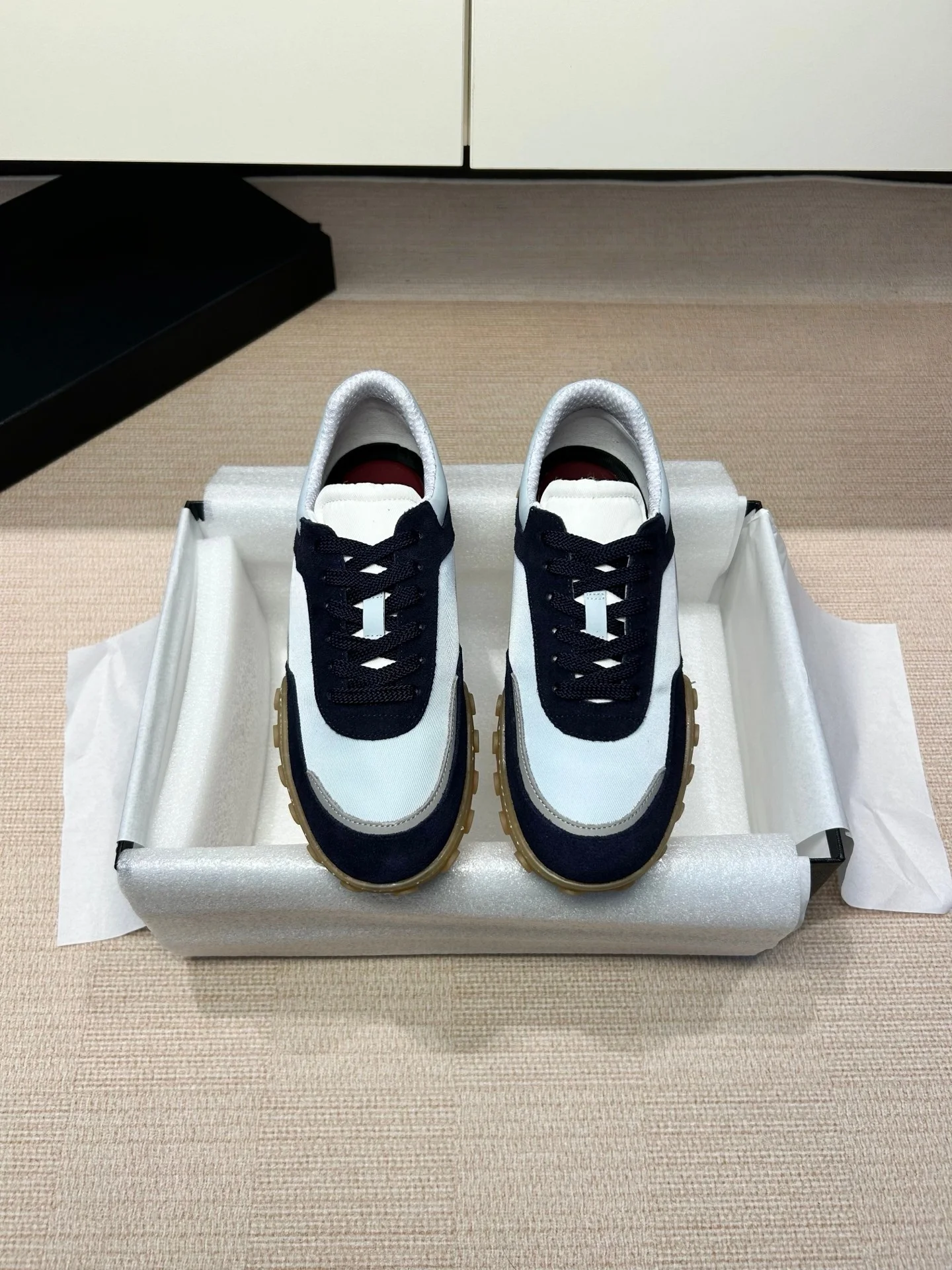Luxury Brand Commuter Shoes Casual Shoes Athletic Shoes Women's Outdoor Hiking Shoes Casual Sneakers Upper Material Suede Twill