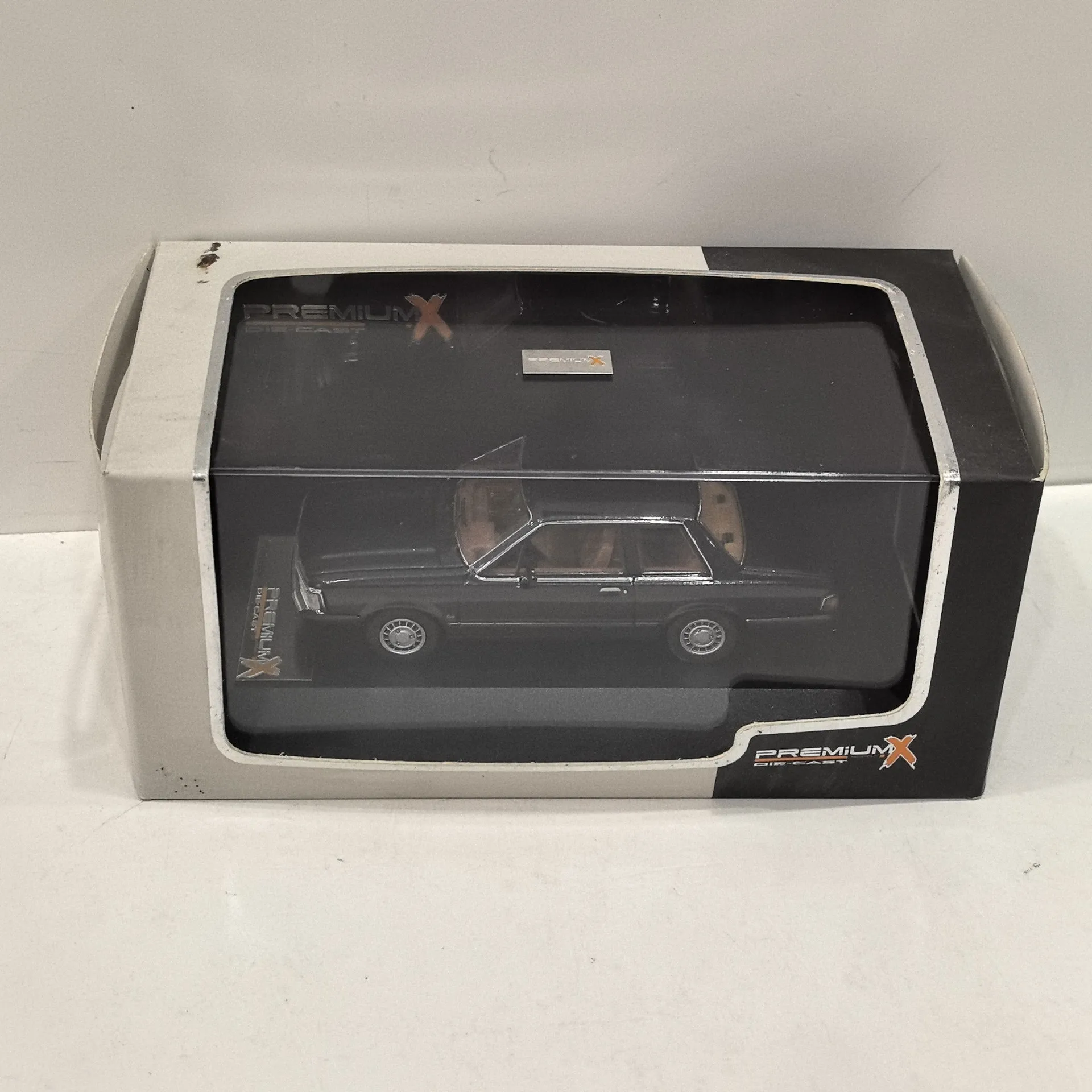 

Diecast PREMIUMX 1/43 Scale FORD DEL BEY OURO Alloy Car Model Collectible Toy Gift Souvenir Display Ornament