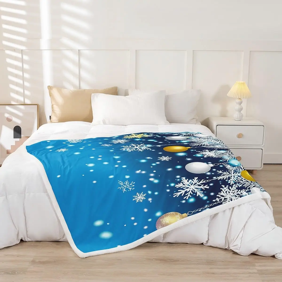 Merry Christmas Bed Blanket Blue Christmas Ornaments Throw Blanket Xmas Snowflake Fleece Blanket for Boys Girls Glitter Stars