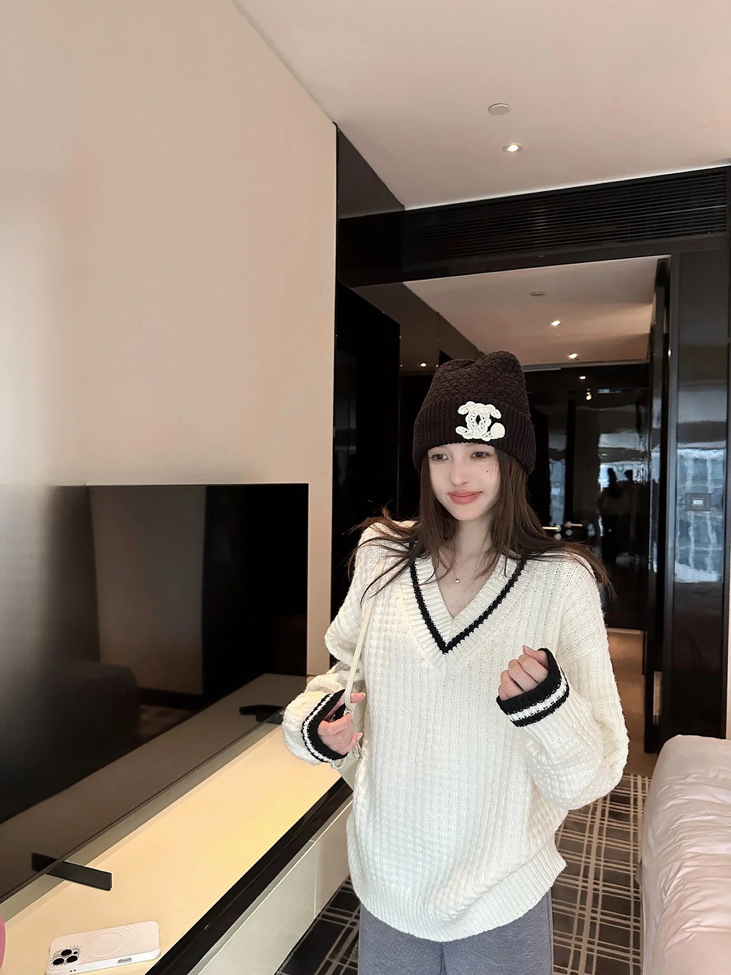 

Loose V-neck Sweater Women's Casual Knitted Long Sleeve Turtleneck Pullover Autumn Winter New Style Fashionable Versatile Top