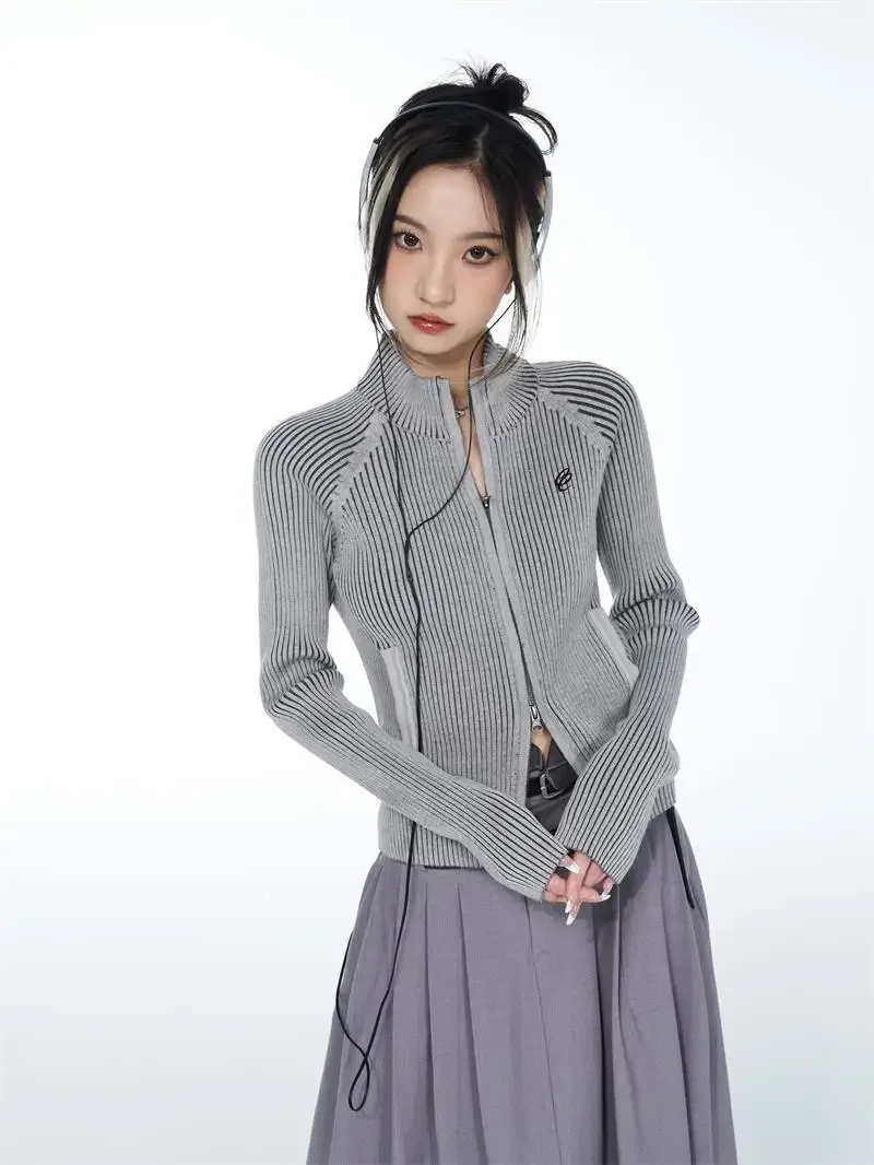 Cardigan con cerniera Vintage grigio ricamo donna Y2k maglione estetico Grunge giacche corte cappotti lavorati a maglia sottili femminili di base