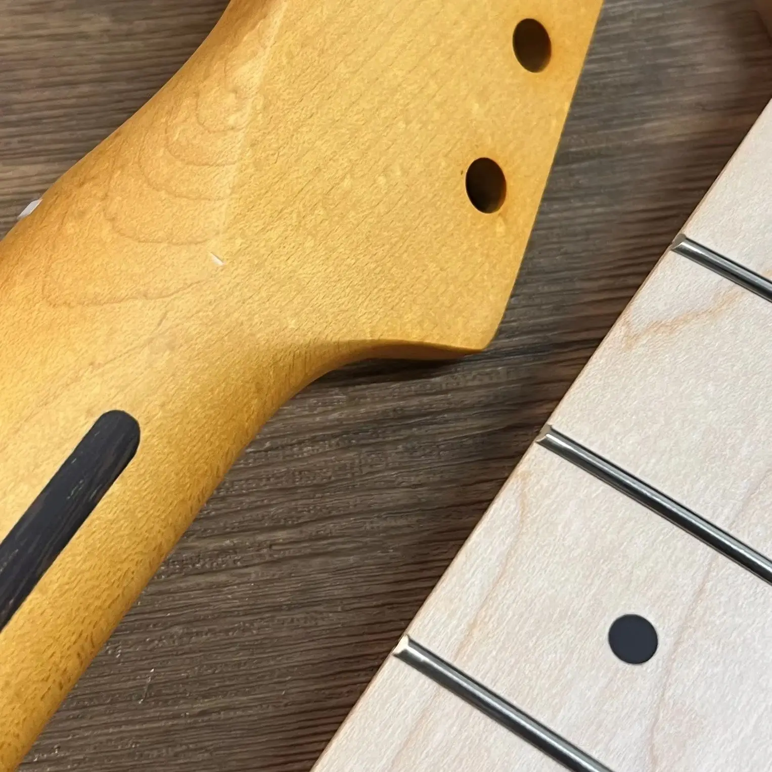 خمر 1957 نمط TL الغيتار الرقبة الصلبة القيقب الساتان العنبر إنهاء قطعة واحدة البناء قابل للتعديل الجمالون قضيب البقايا #1