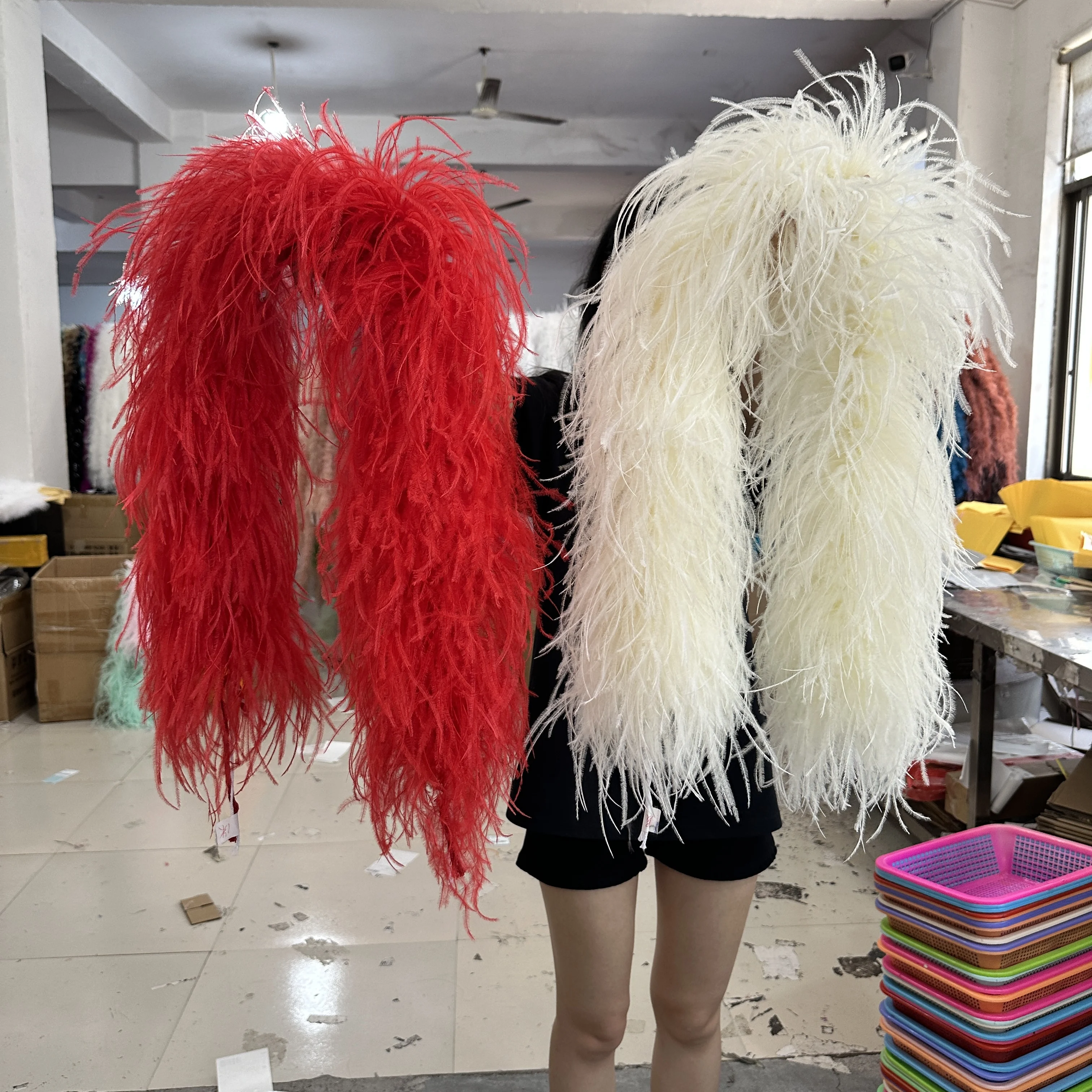 1Meter White Ostrich Feathers Boa 6 10 15 20 30Ply Custom Fluffy Plumes For Wedding Clothes Shawl BAG Decoration Sewing Crafts