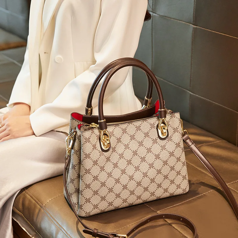 

Original High-End Simple Leather Crossbody Messenger Bag For Women Luxury Designer Large Capacity Diaper Bag Elegant Commuter
