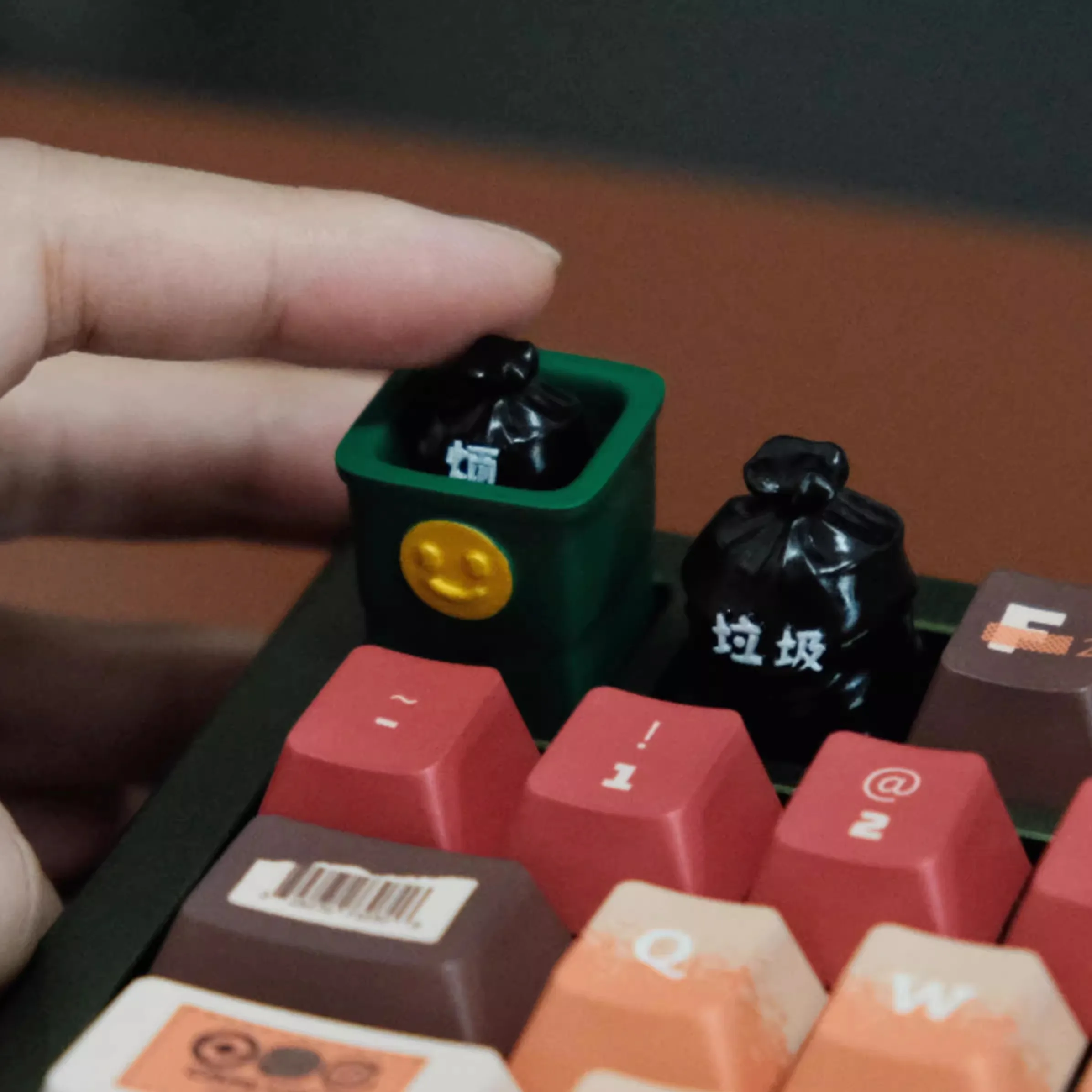 Rocket hammer peripheral trash can trash bag Personality key cap Single magnetic key cap Mechanical keyboard cross axis key cap