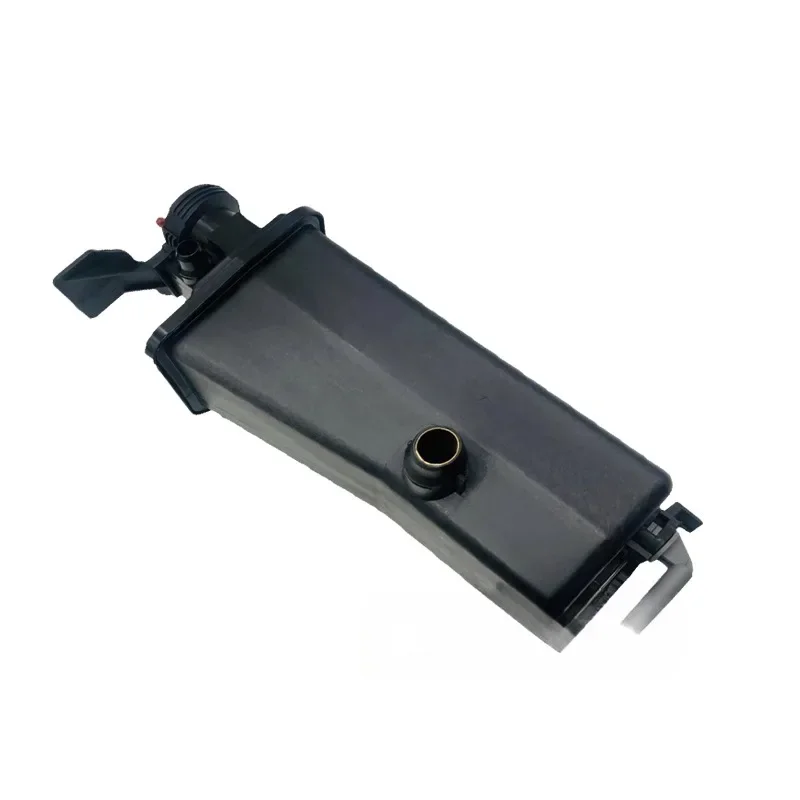 

China Brand New Genuine Figzero Coolant Auxiliary Kettle For BMW Old 3 Series E46 318 320 325 X5 E53 Z4 E85