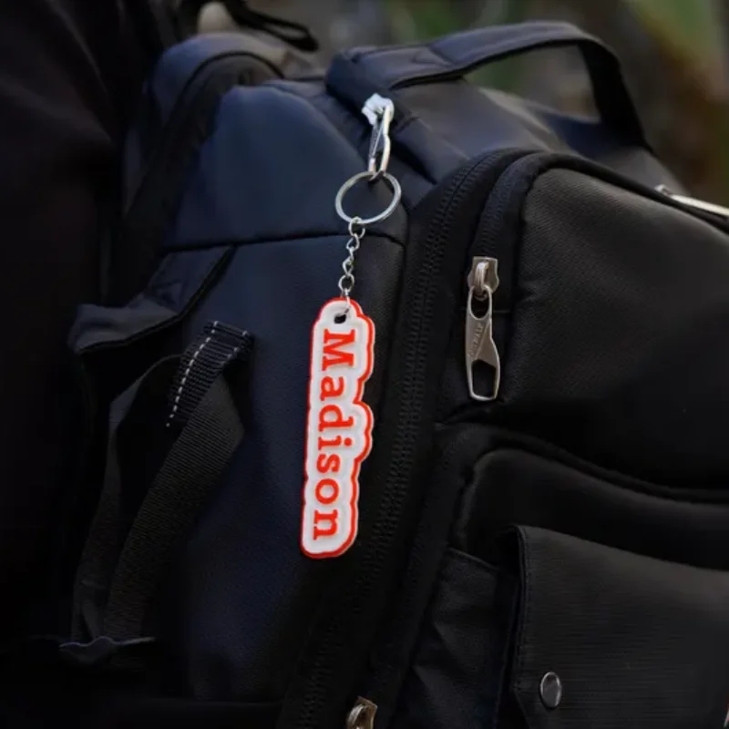 Aangepaste naam sleutelhanger Gepersonaliseerde 3D-geprinte sleutelhanger Cadeaus voor hem Feesttasvullers