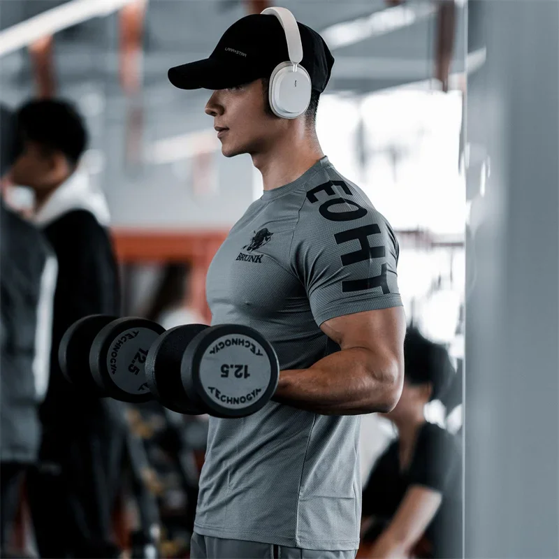 2024 Summer New Men T-shirt Sports Tight Running Fitness shirt quick-drying Breathable Elastic Training Short sleeved T-shirt
