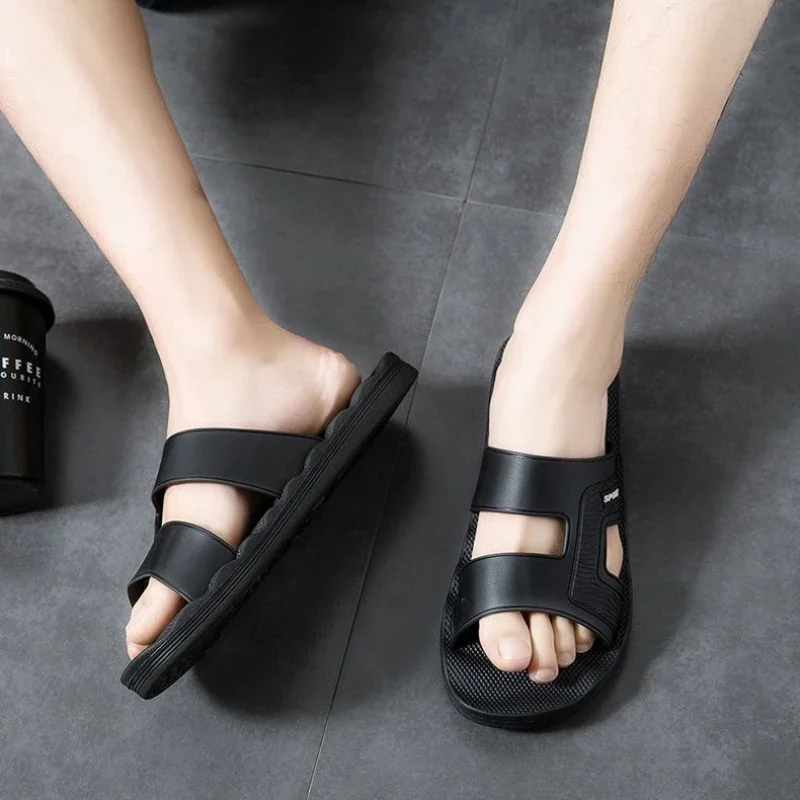 

Мужские тапочки, черные мягкие туфли из ЭВА для ванной, резиновые туфли Mascullino для взрослых, дешевые жидкостные Y2k, 2021, модные трендовые сандалии из ПВХ, мужские сандалии