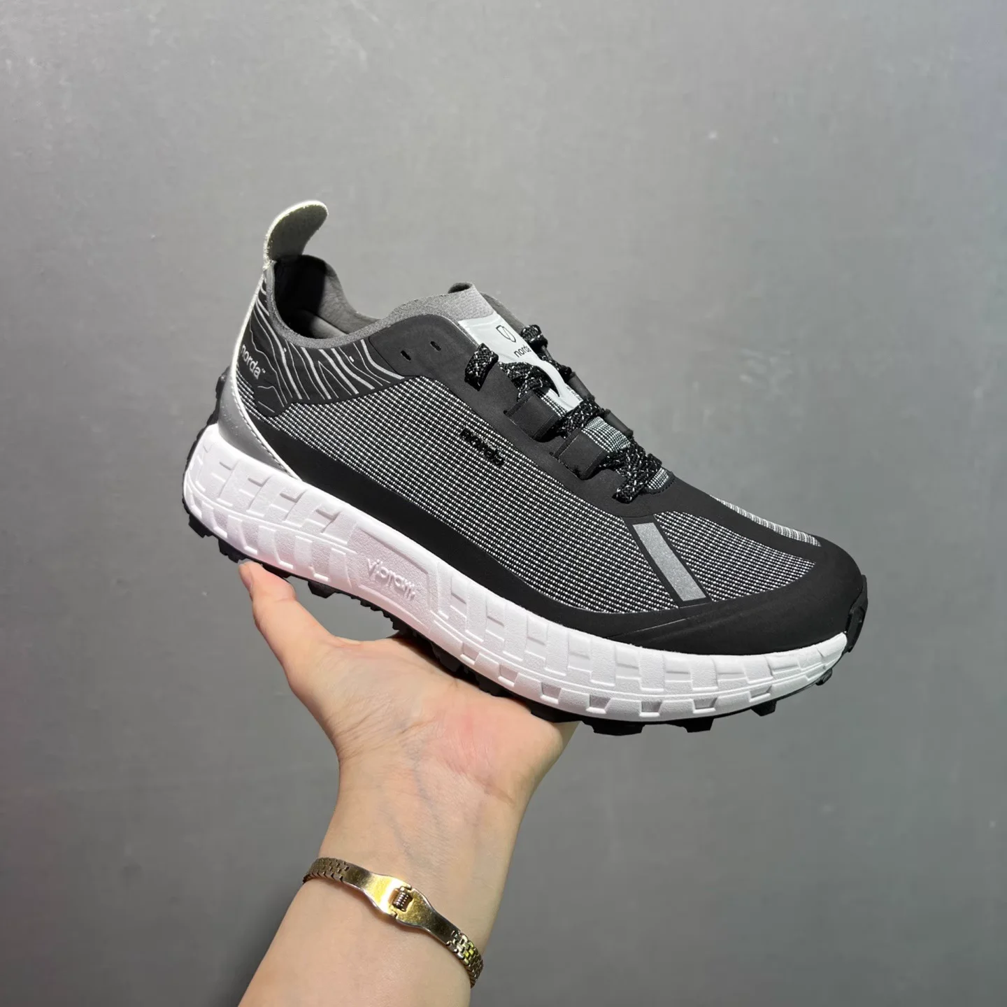 New Winter Bestseller Arrival Anti-Slip Sprint Running Shoes Durable Marathon Running Shoes Training Shoes