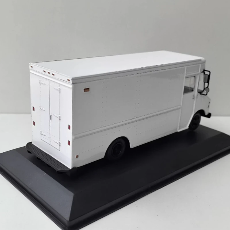 Greenlight 1/43 Scale 1993 GRUMMAN OLSOU White Alloy Simulation Car Model Static Collection Decorated Holiday Toy Souvenir Gift