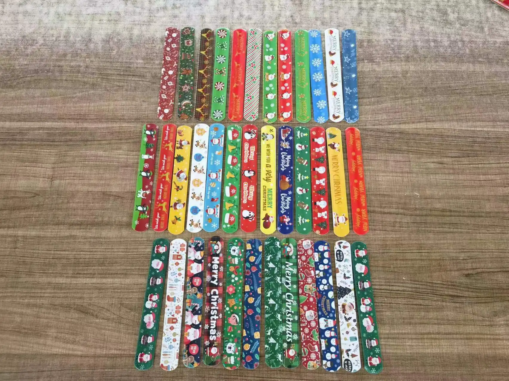 Christmas Slap Bracelets for Holiday Parties Favors Supplies New Year Stocking Stuffers Gifts Xmas Bulk Slap Wristbands 3*22 cm