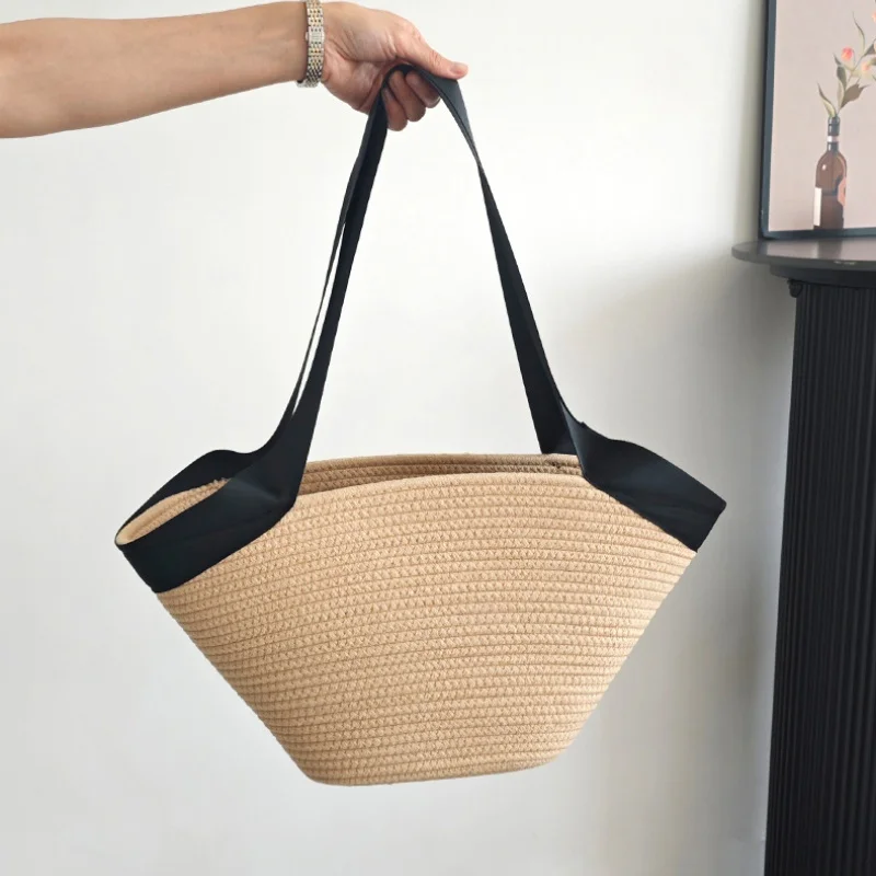 حقيبة يد نسائية كاجوال من القطن المنسوج بسعة كبيرة مصنوعة يدويًا من القش على شكل دلو حقيبة شاطئ لقضاء العطلات والسفر حقيبة كتف عصرية