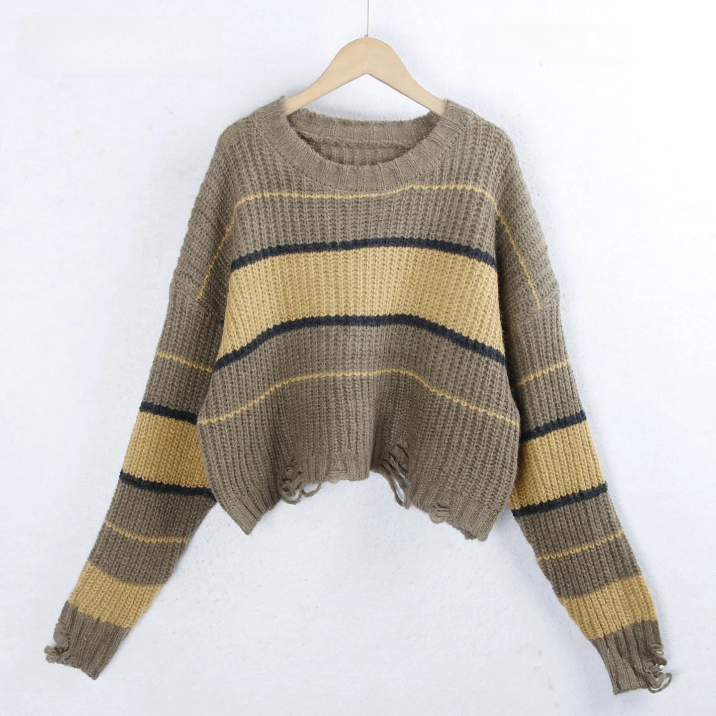 

Color Block Knitted Sweater round Neck Short Sleeve Women's Fashion Casual Style Winter New Arrival Hole Design Thickened Lon...