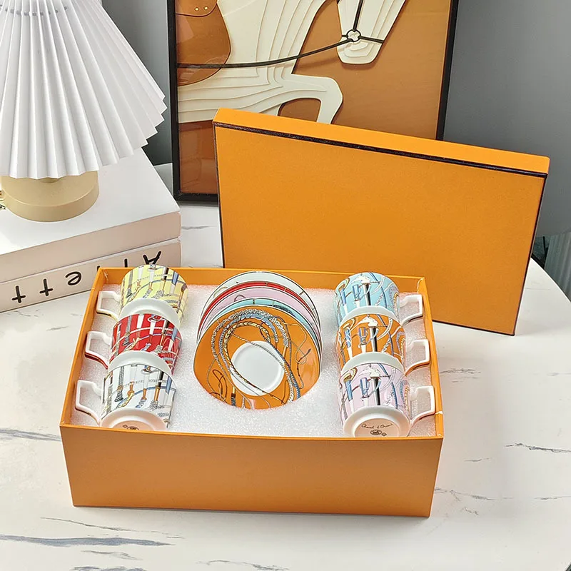 

Домашний легкий роскошный набор чашек и тарелок из костяного фарфора, популярный в европейском стиле, красочный скипетр, чашка для эспрессо и тарелка