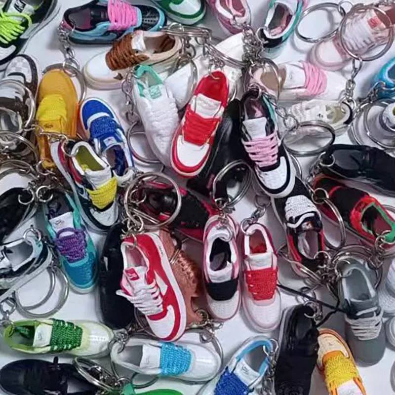 50 unids/lote 3D Mini zapatillas de deporte llavero al por mayor PVC zapato de baloncesto llavero luces nocturnas llaveros