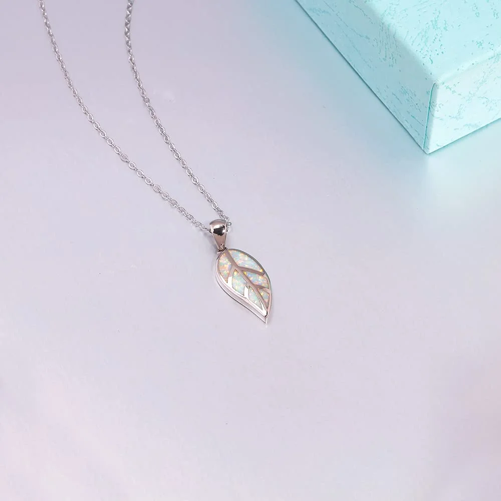 قلادة على شكل ورقة شجر، أوبال قزحي الألوان مع فلاش بألوان قوس قزح، مجوهرات لذيذة للنساء والفتيات هدية مثالية للأم