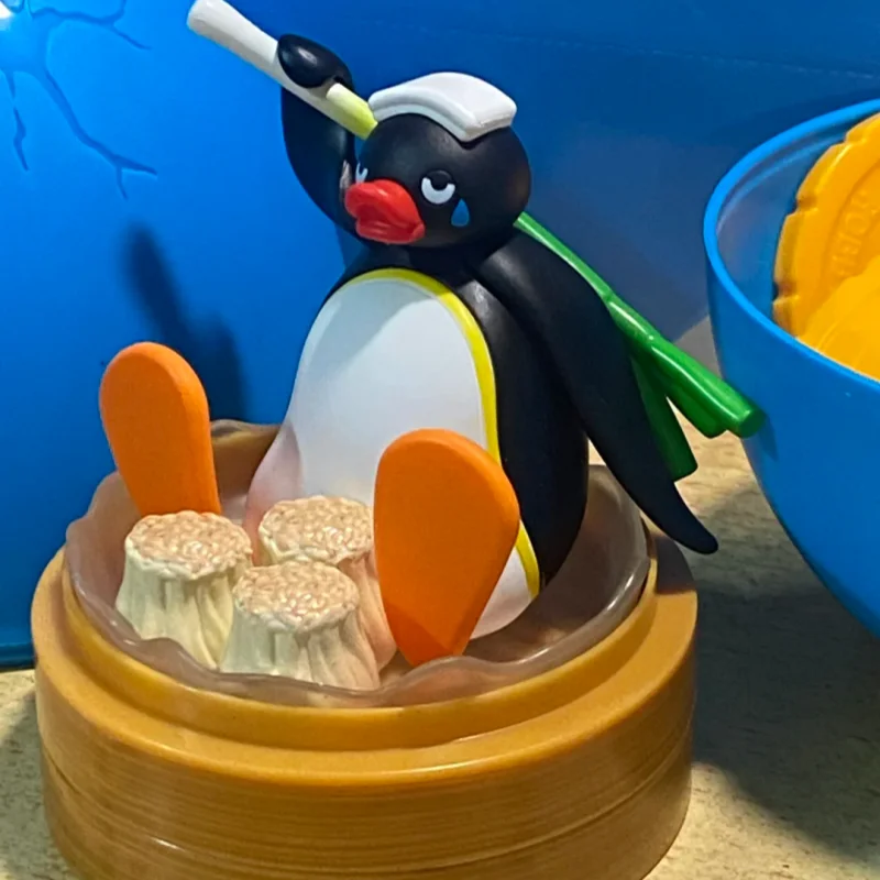 本物のピングー超かわいい楽しいシーンシリーズブラインドボックスエッグトレンディかわいい人形ペンギンモデルオーナメントコレクト子供の誕生日ギフト