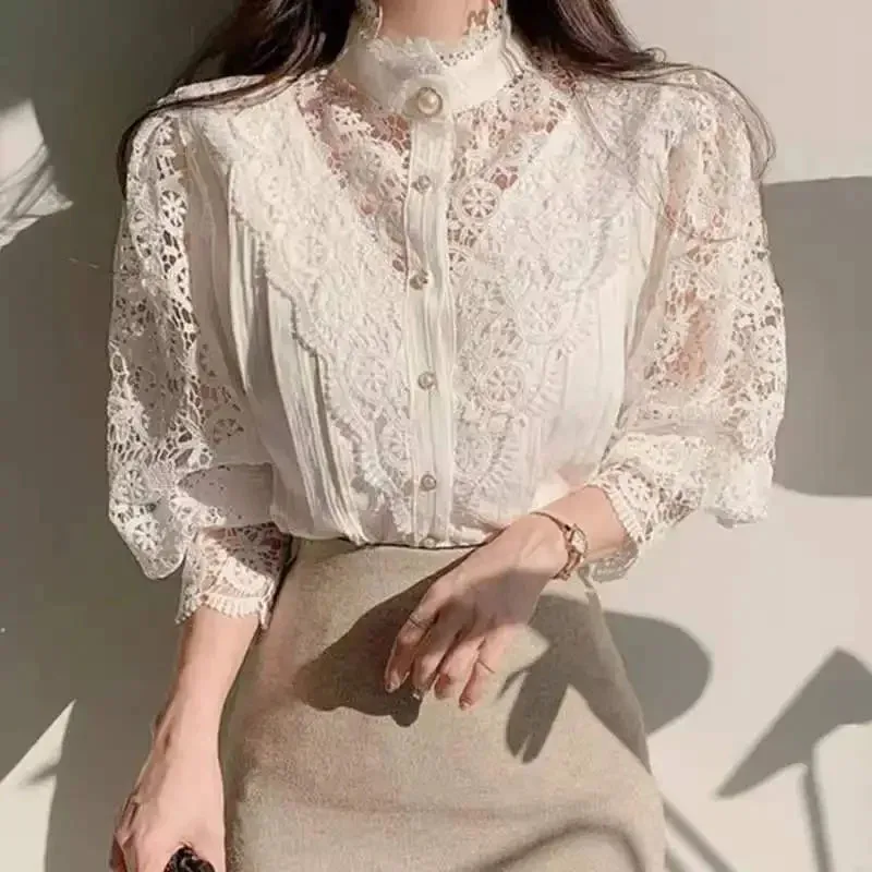 Koronkowe bluzki damskie Hollow Out Patchwork Sweet Petal Sleeve Stand Collar Shirts Ladies Top White Flower Blouse Female Blusas 410G