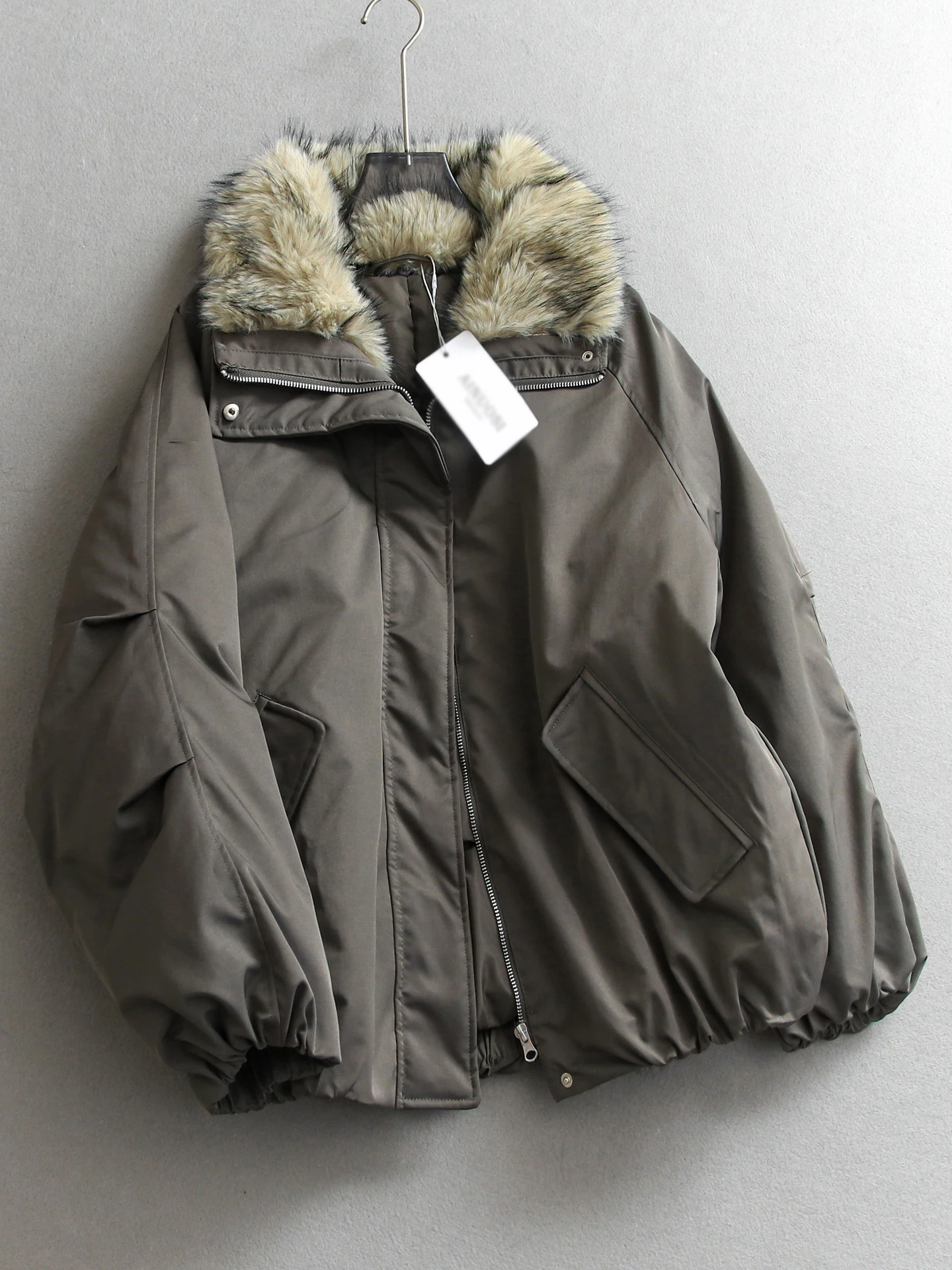 

Detachable Fur Collar Loose Mountain Eagle down Jacket Thick Warm Long Sleeve Women's Padded Coat Casual Style Grey Duck...