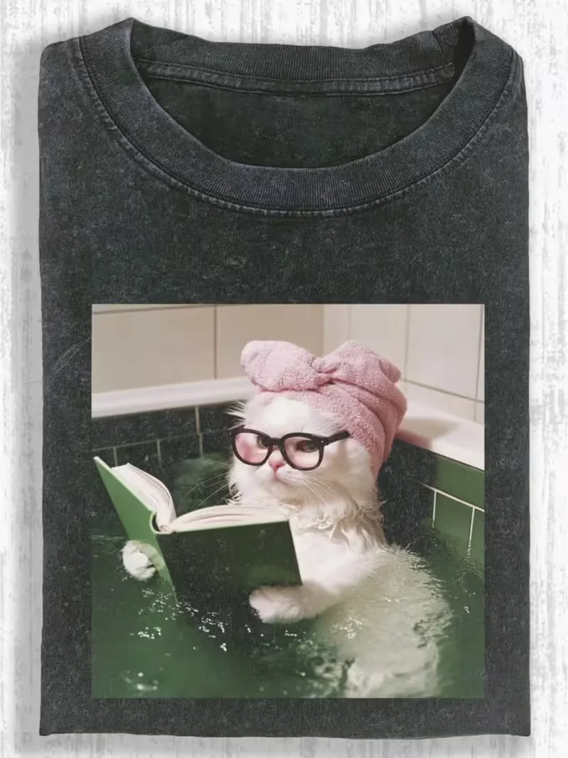 Niedliches T-Shirt mit Bubble-Tea-Katzen-Grafik für den Alltag, Retro-Washed-Crew-Neck, lässiges Kurzarm-Oberteil im Street-Style – Detail 3