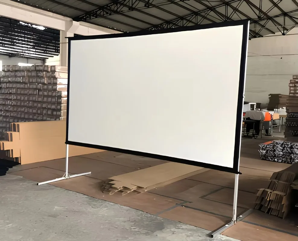 Durable plastic lightweight long-distance high definition projection screen, leak-proof light
