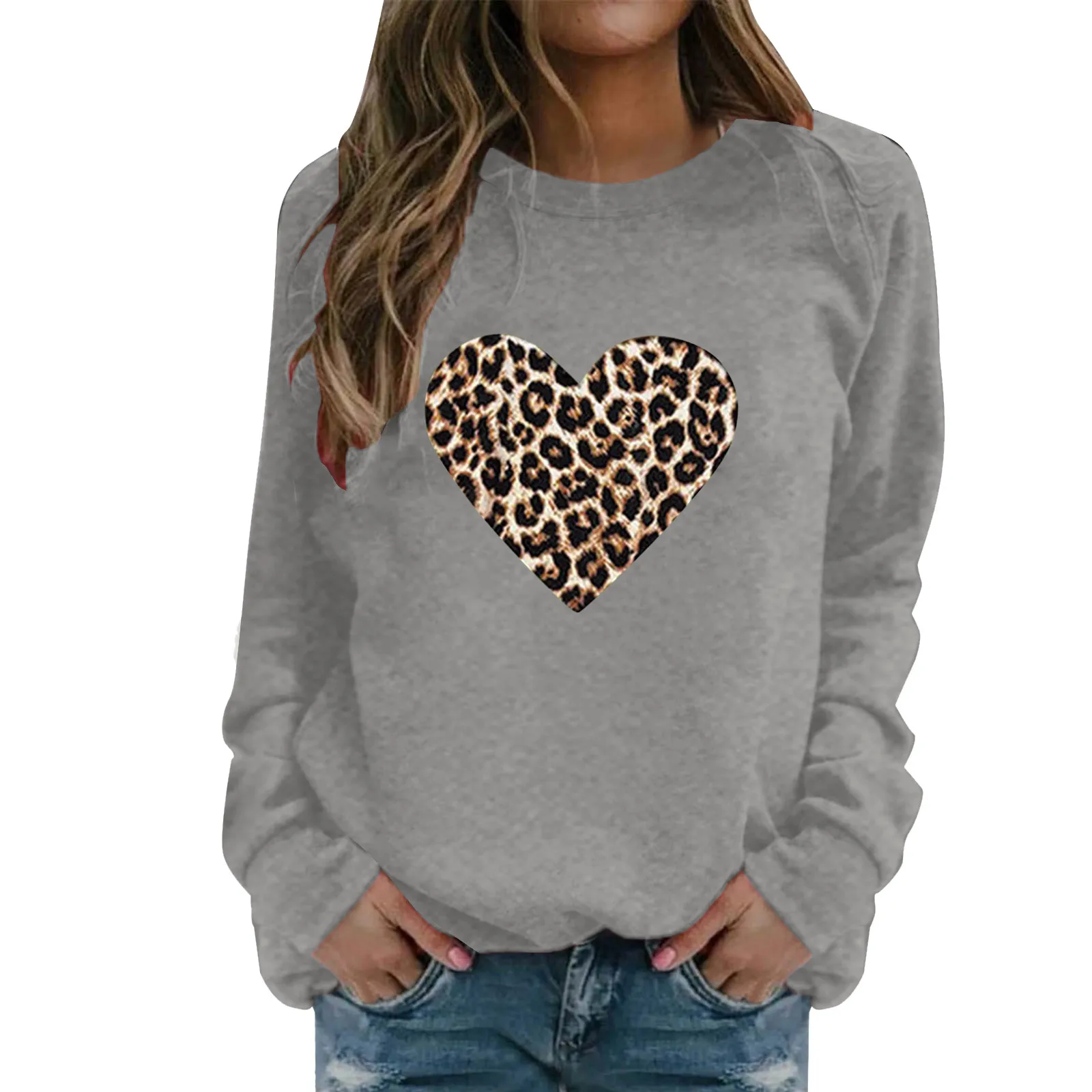 Leopard Love Heart Print Women Sweatshirt Fashion Black Sweatshirt Long Sleeve Graphic Pullover Tops Female Casual Sweatshirt