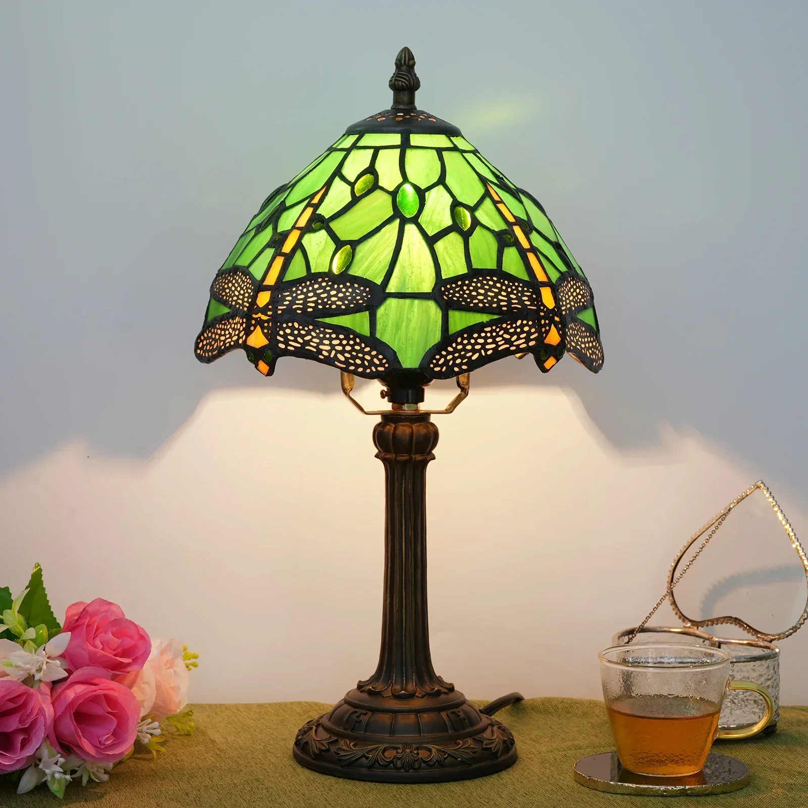 

Stained Glass Table Lamp, Antique Green Tiffany Style Reading Light for Bedroom, Living Room and Office Decor Lampara Salon