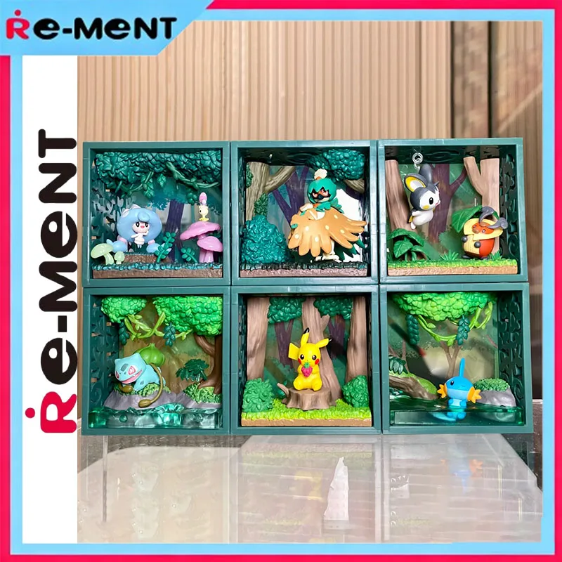 Rement Original Mimikyu: Diorama de Santuario Desgastado con Torii Musgoso y Marco de Madera, Cara Oculta, Pokémon, Artesanía Fina, Caja Sorpresa