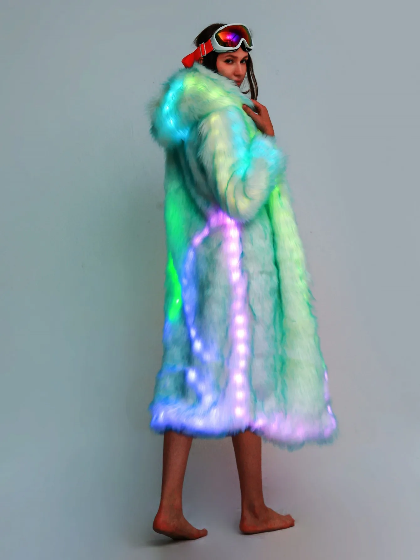 New LED Costume Faux Fur Coat Remote Controlled LED Lighting Festival And Party Costume Women Faux Fox Fur Coat