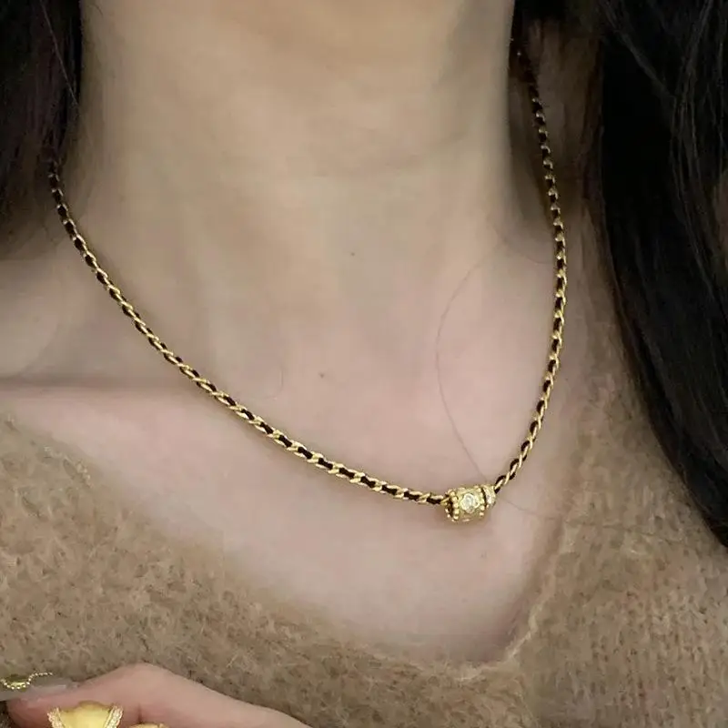 New in Vintage Black rope chain necklace Charm Light Luxury Fashion cylindrical Pendant Party banquet Jewelr for Women
