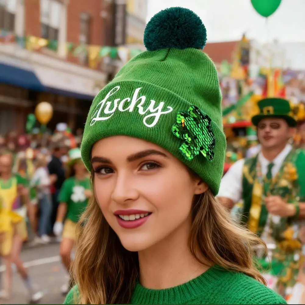 Sombrero de trébol del Día de San Patricio, gorro de punto con pompón con puños irlandés, gorro de calavera de trébol con lentejuelas verdes para mujeres y hombres, accesorio de disfraz de fiesta