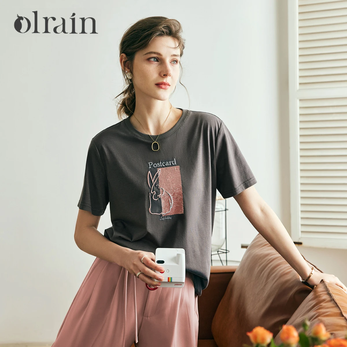 

OLrain женская футболка большого размера, темно-серая футболка с короткими рукавами, повседневные топы с круглым вырезом и креативным принтом, летняя одежда 2025 O57XT90553