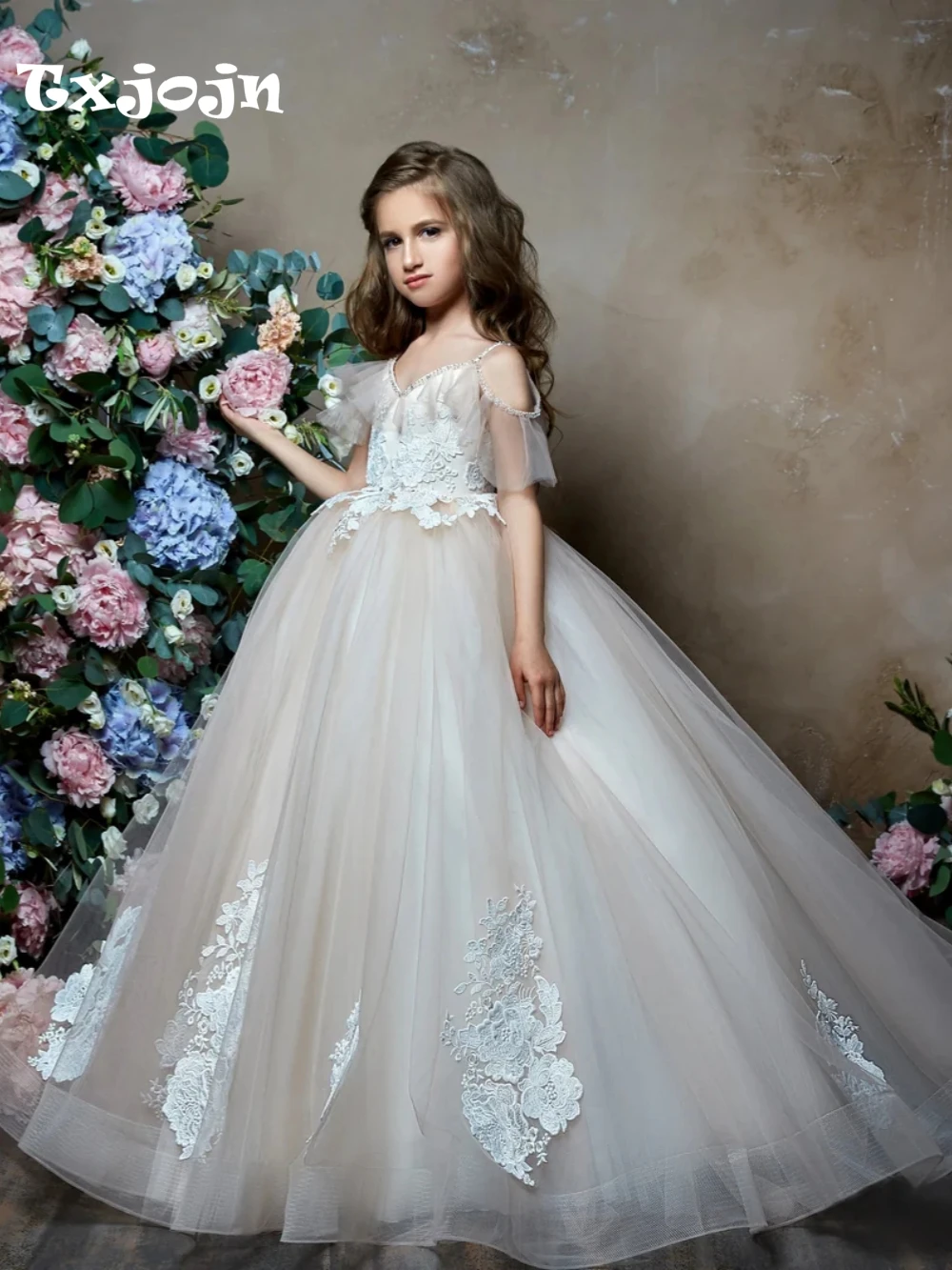 

Exquisite Beaded Lace Appliques Grils Dresses For Piano Performance Dreamy Off Shoulder A-line Long Kids Princess Gown On Sale