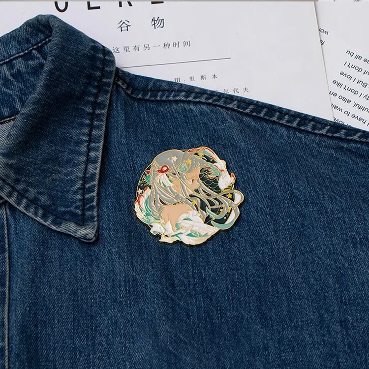 بروش محيطي للرسوم المتحركة "Earth Bound Boy"، شارة معدنية على طراز مروحة Hanako Jun Ningning، ملحقات متعددة الاستخدامات على طراز المدرسة