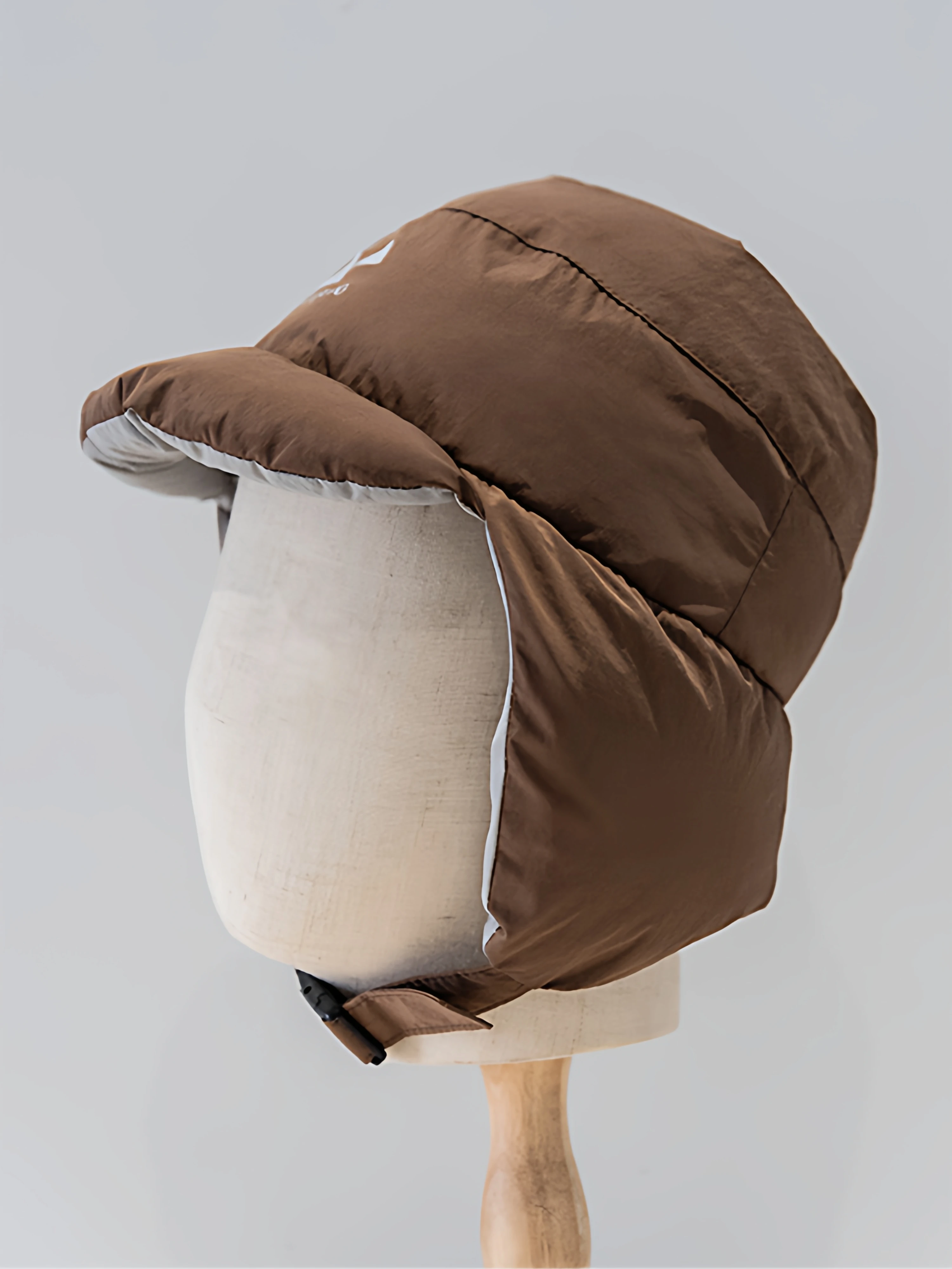 جديد متعدد الاستخدامات الباردة واقية الأذن تغطي ضوء أسفل سترة خوذة بطانة منفذها قبعة غطاء للأذنين لركوب الدراجات قبعة طيار