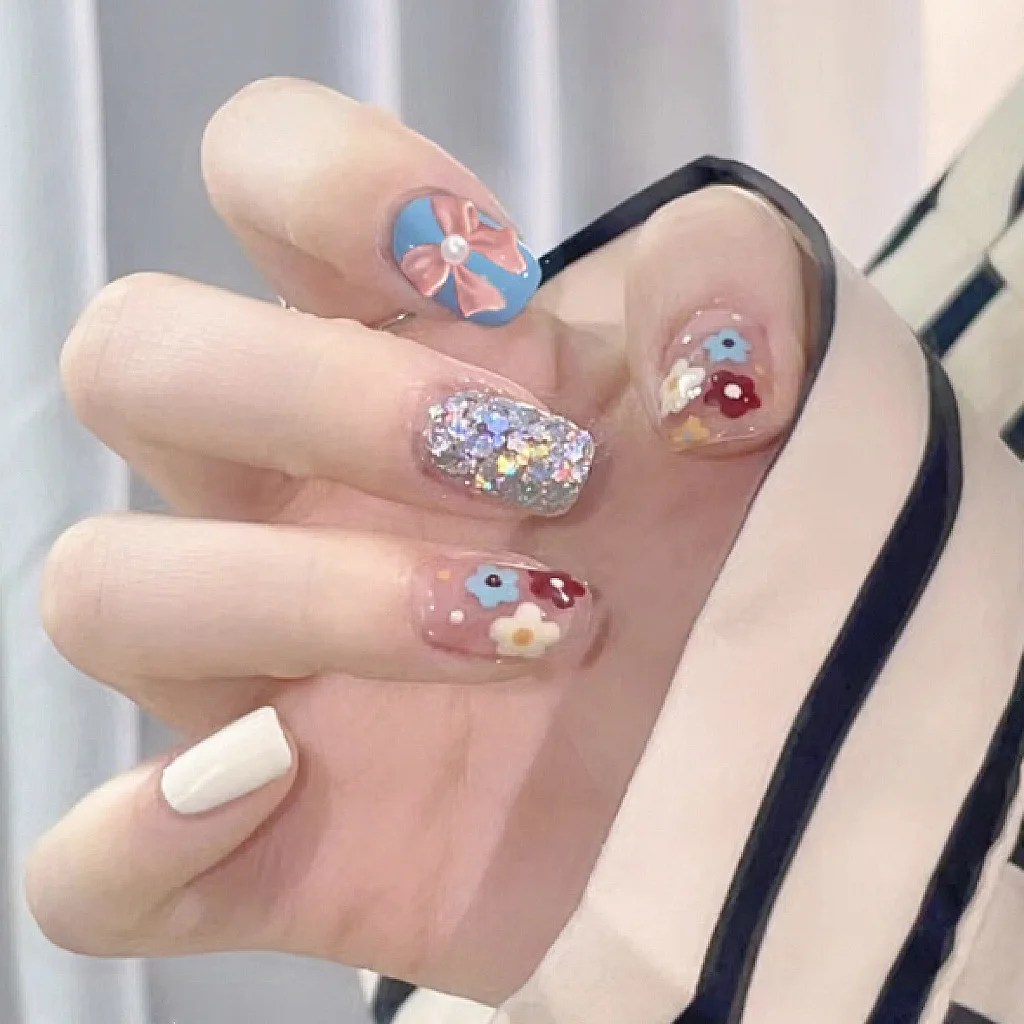 24pcs Short Square False Nails Art Cute Flower Design Blue Ballet Press on Nails Tips Shiny Powder Fake Nail Artifical Manicure