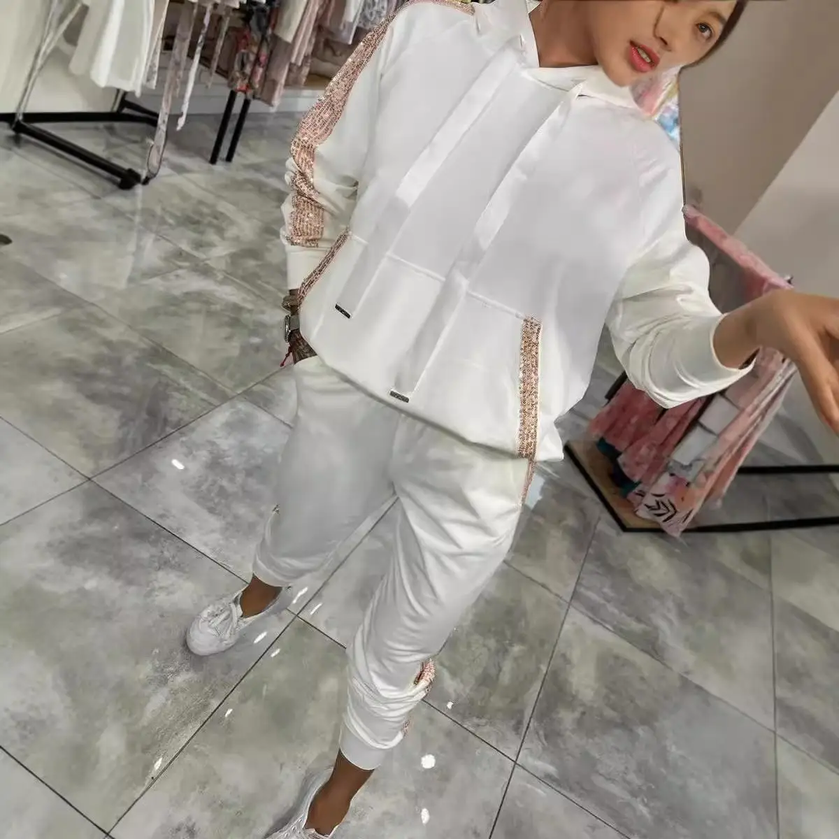 

New 2024 Glitter Sport Hoodie And Pants Set Casual Bright Sequin Pocket Women's Fashion Set Long Sleeve Four Seasons Universal
