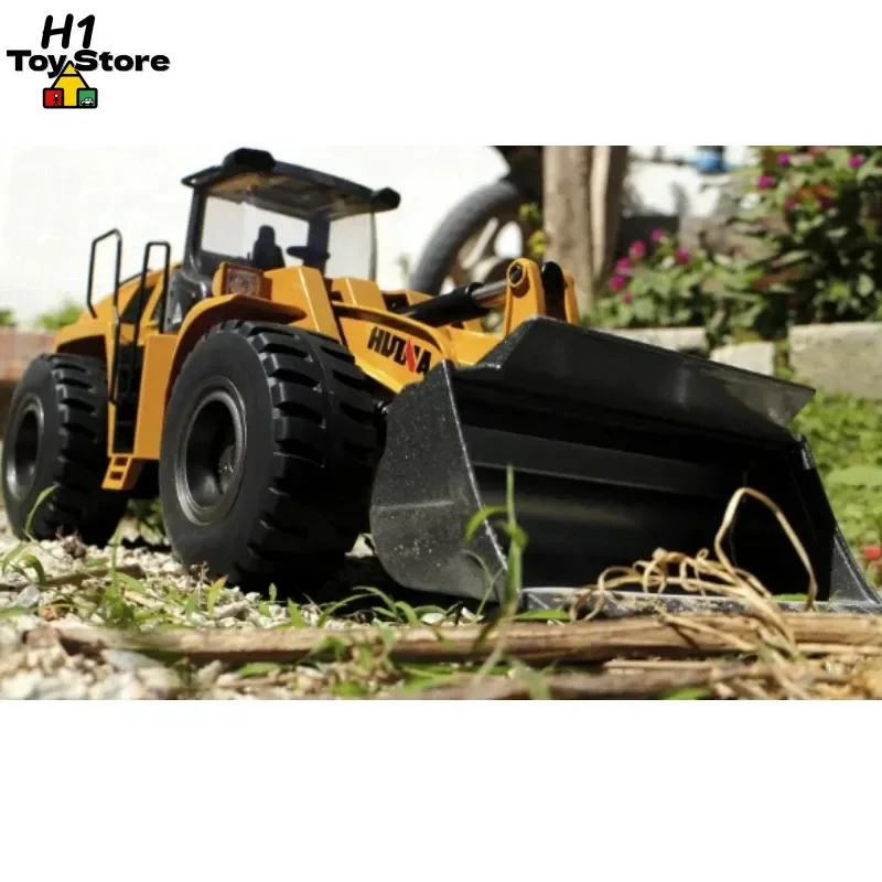 

Huina 583 22CH Alloy RC Loader with Screw-type Lift Remote Control Bulldozer & Construction Vehicle Professional Grade Toy Model