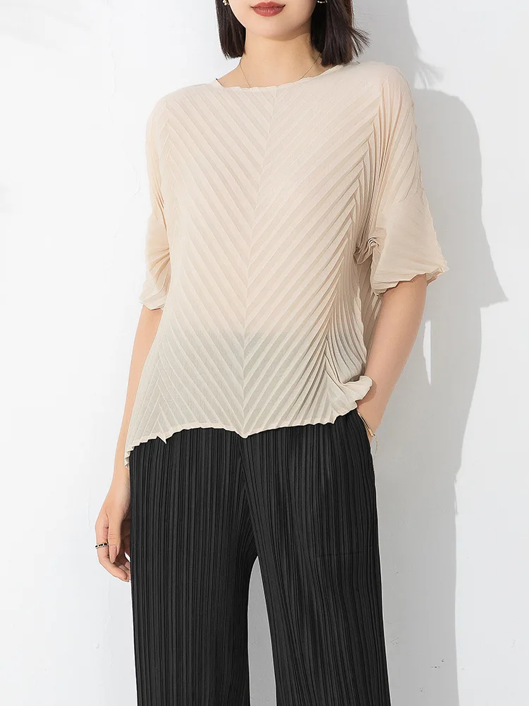 MIYAKE Wrinkle casual round neck top summer new loose size large size covering flesh and slimming T-shirt trend [20230317]