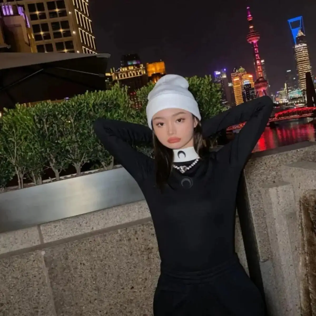 

Базовый топ, женский корейский приталенный топ с длинным рукавом, полувысокая шея, цветной принт с лунным принтом, модная солнцезащитная классическая универсальная футболка