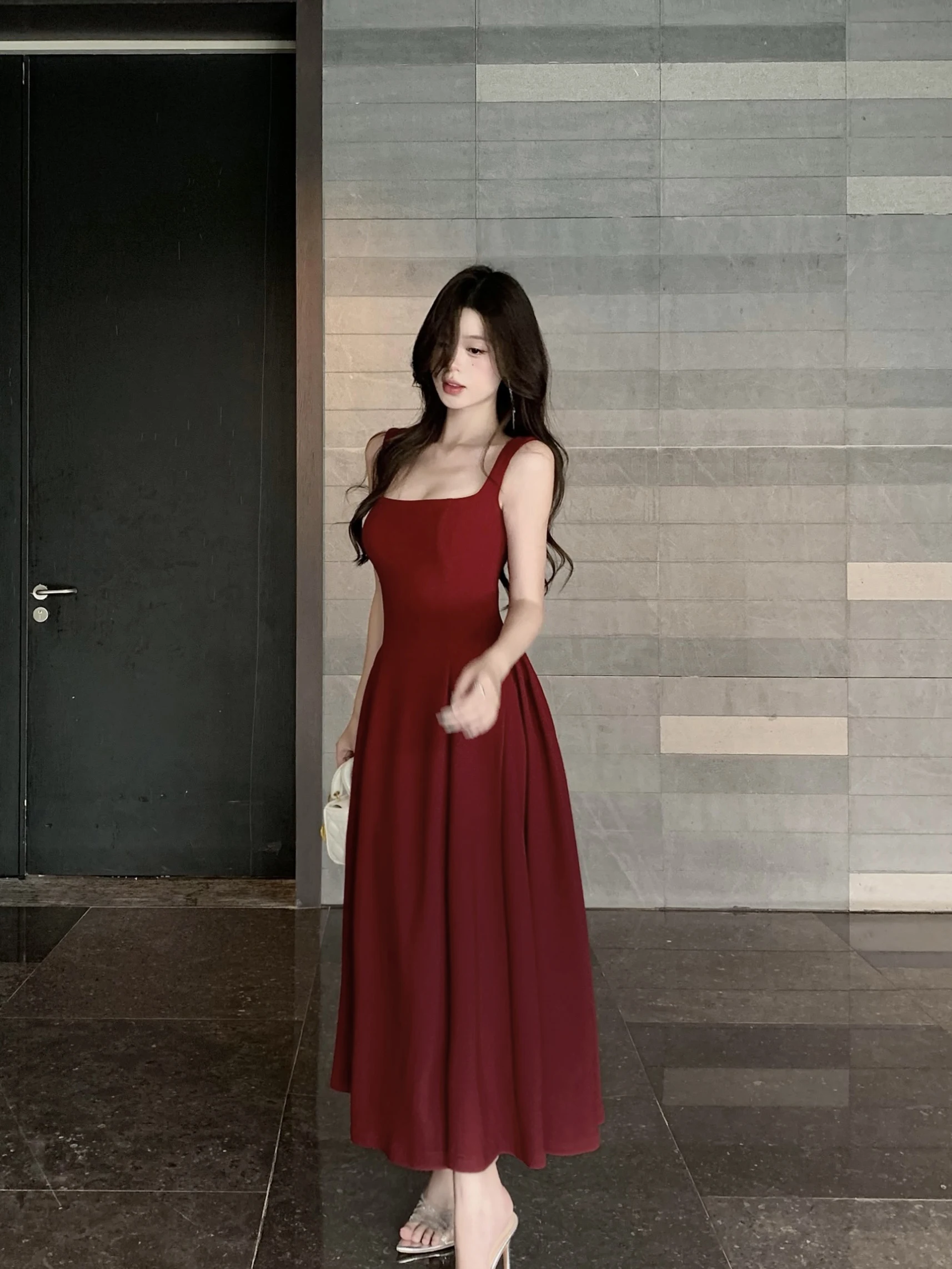 

Красное женское платье-трапеция с U-образным вырезом и завышенной талией, из полиэстера, повседневное, летнее, модное, новинка 2025 года