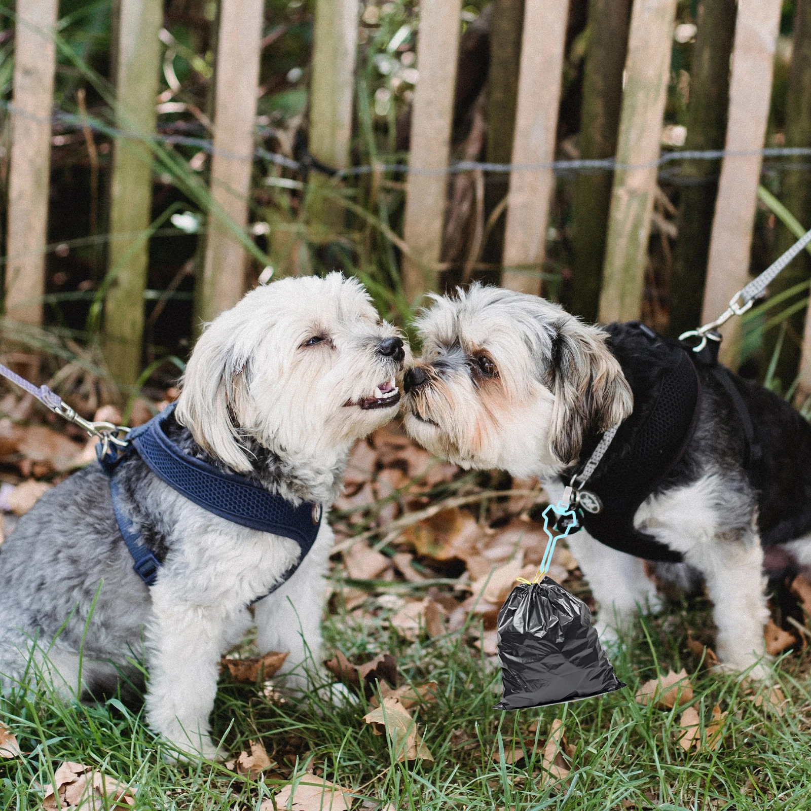 

5Pcs Hands Free Dog Poop Bag Holder Clip Waste Bag Carrier for Leash Backpack Pet Walk Accessories Dog Leash Clip